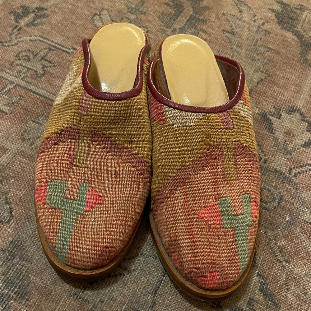 Woven Kilim Mules - Picture 5 of 6